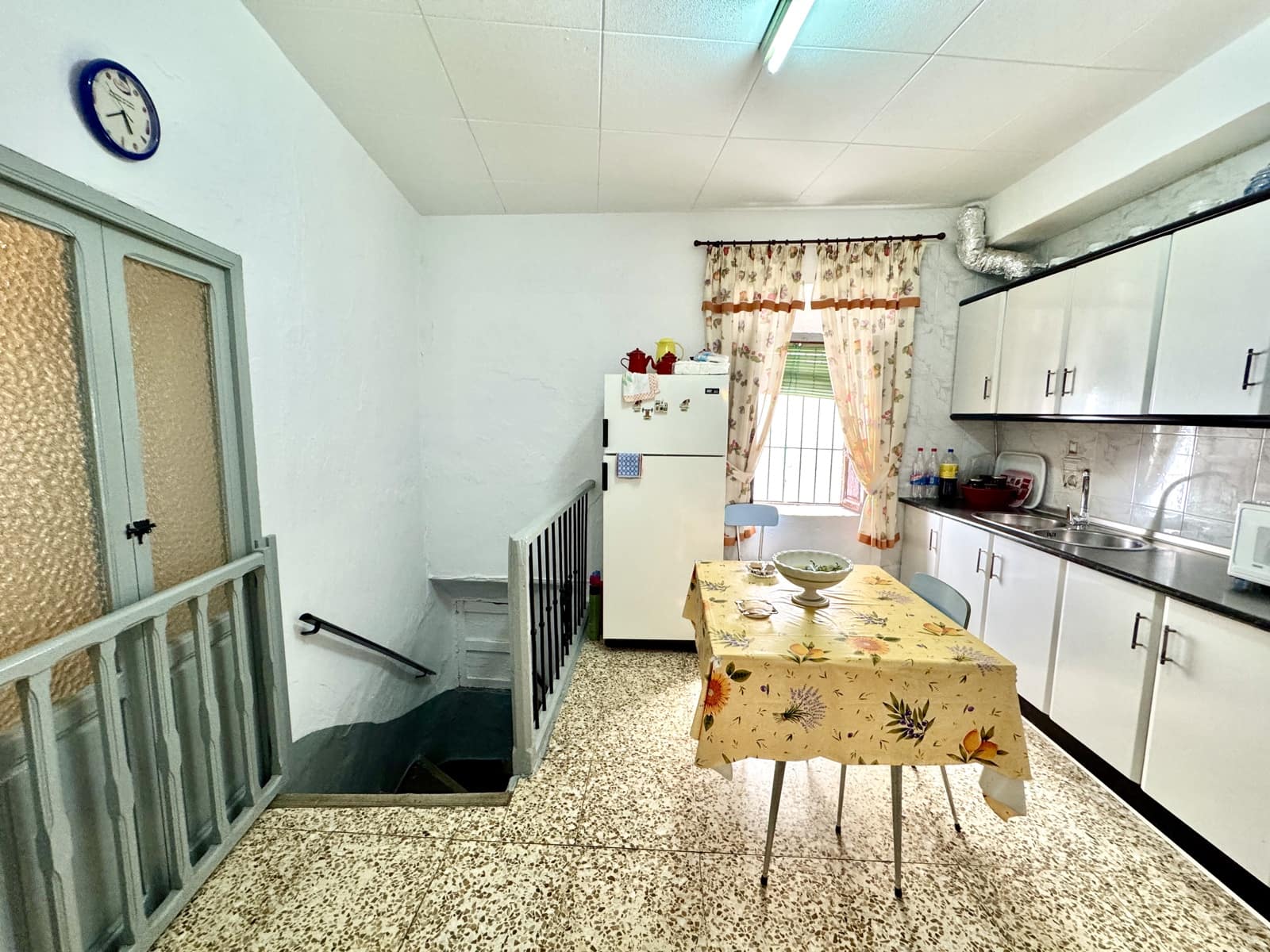 12 soveværelse Byhus til salg i Nevada - € 129.500 (Ref: 9186090)