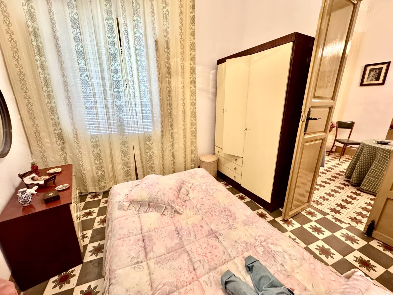 12 soveværelse Byhus til salg i Nevada - € 129.500 (Ref: 9186090)