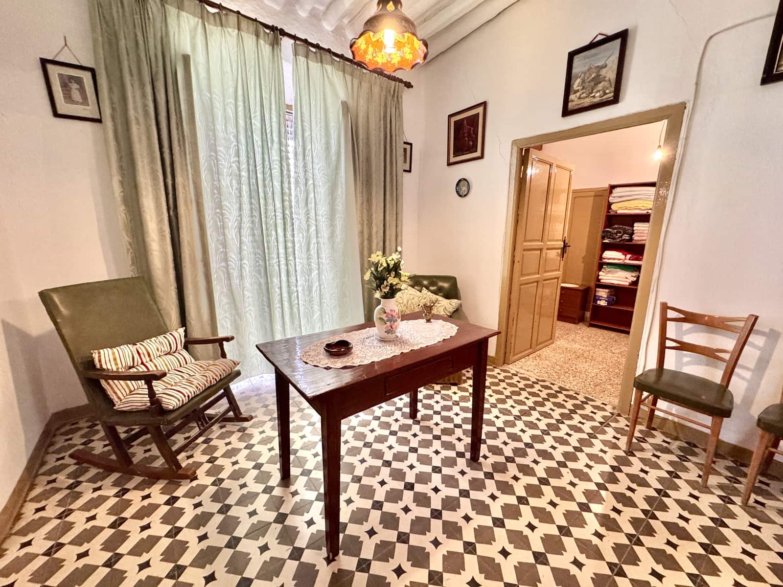 12 soveværelse Byhus til salg i Nevada - € 129.500 (Ref: 9186090)