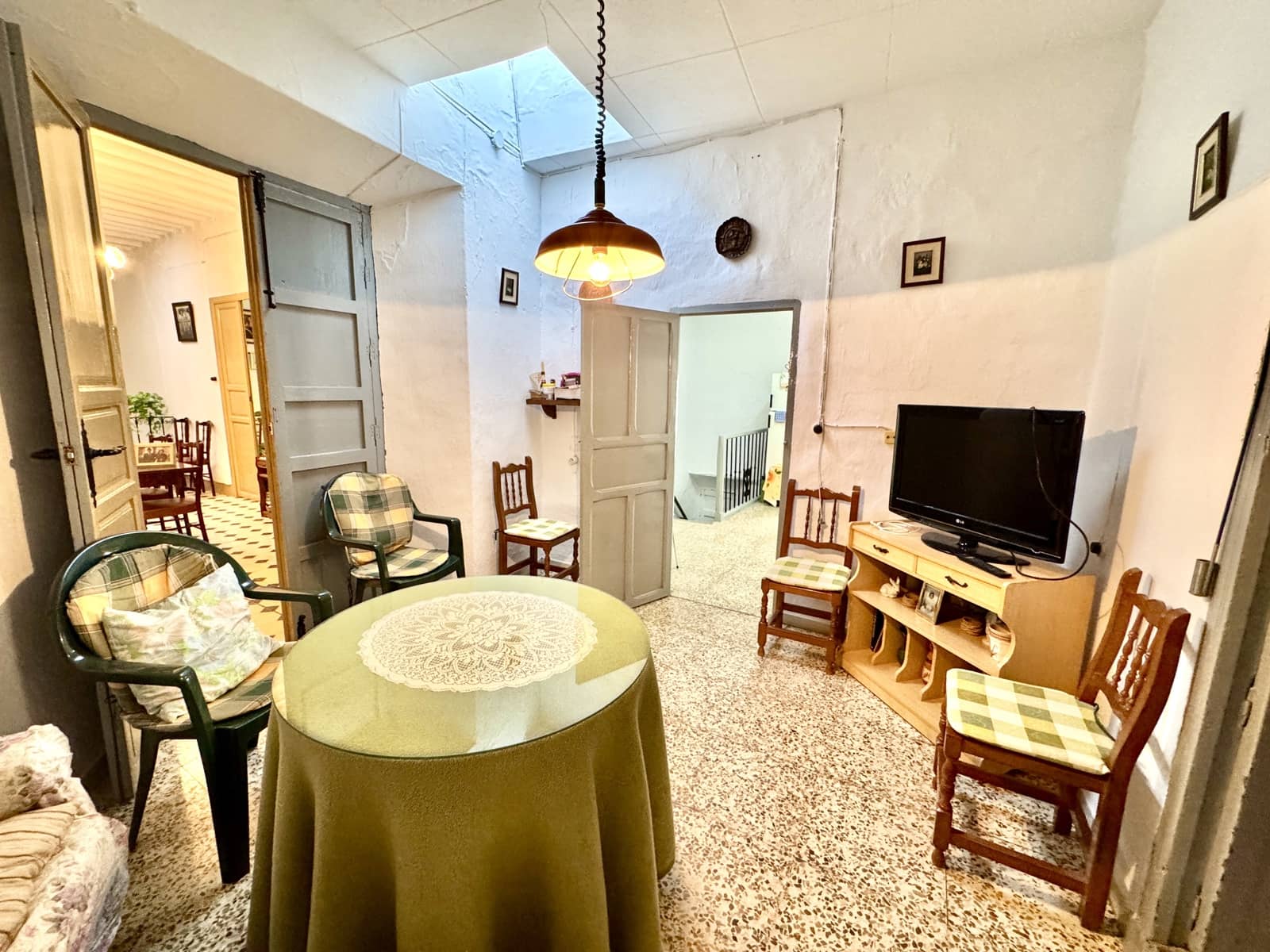 12 soveværelse Byhus til salg i Nevada - € 129.500 (Ref: 9186090)