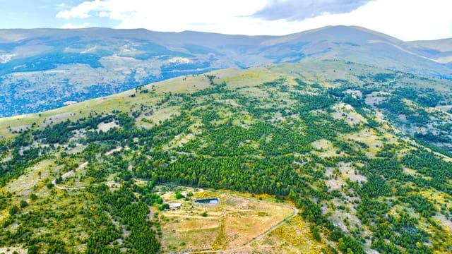 9 soverom Finca/Herregård til salgs i Válor med svømmebasseng garasje - € 230 000 (Ref: 9186097)