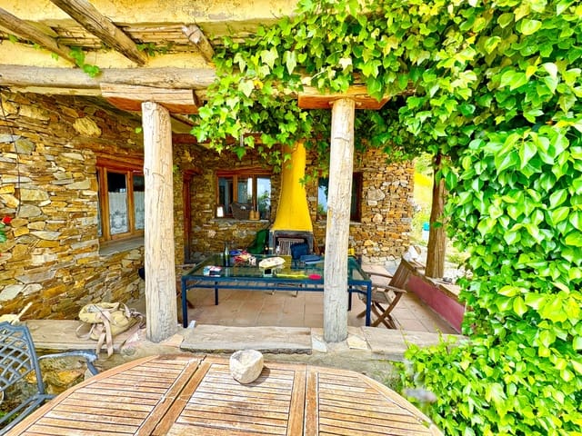 9 soverom Finca/Herregård til salgs i Válor med svømmebasseng garasje - € 230 000 (Ref: 9186097)