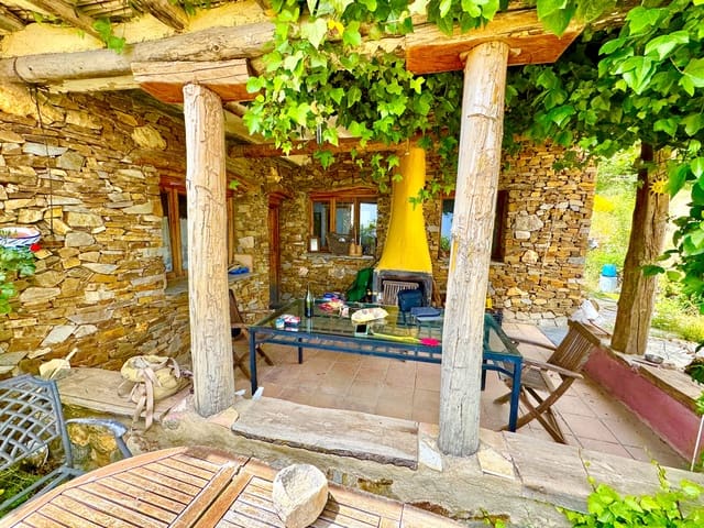 9 soverom Finca/Herregård til salgs i Válor med svømmebasseng garasje - € 230 000 (Ref: 9186097)