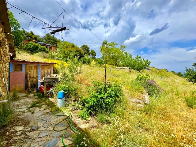 9 soverom Finca/Herregård til salgs i Válor med svømmebasseng garasje - € 230 000 (Ref: 9186097)