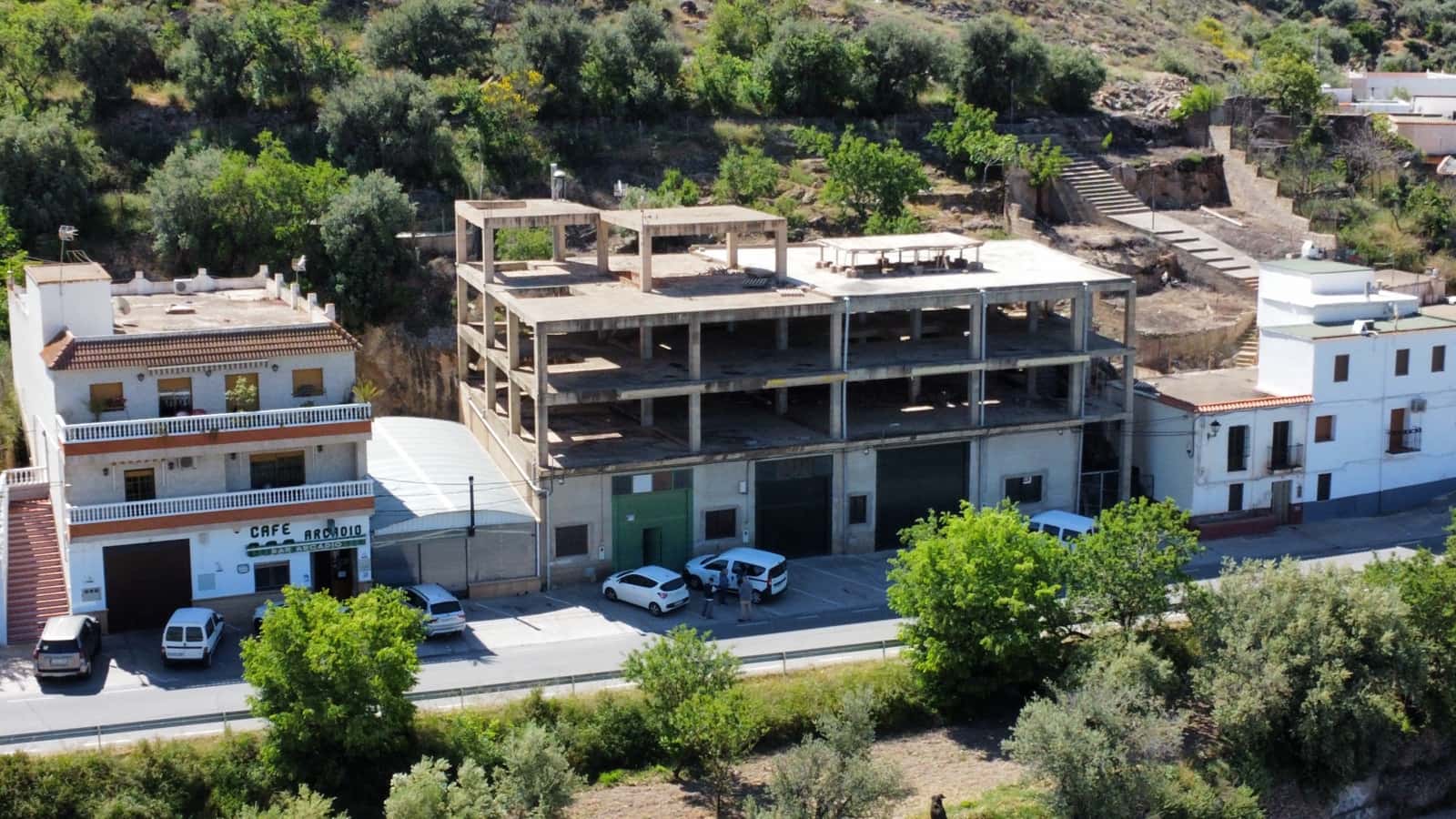 Shop for sale in Alcolea with garage - € 140,000 (Ref: 9186325)