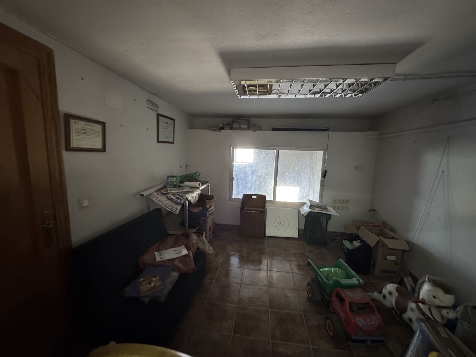 Shop for sale in Alcolea with garage - € 140,000 (Ref: 9186325)