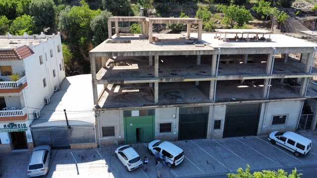 Local en Alcolea en venta con garaje - 140.000 € (Ref: 9186325)