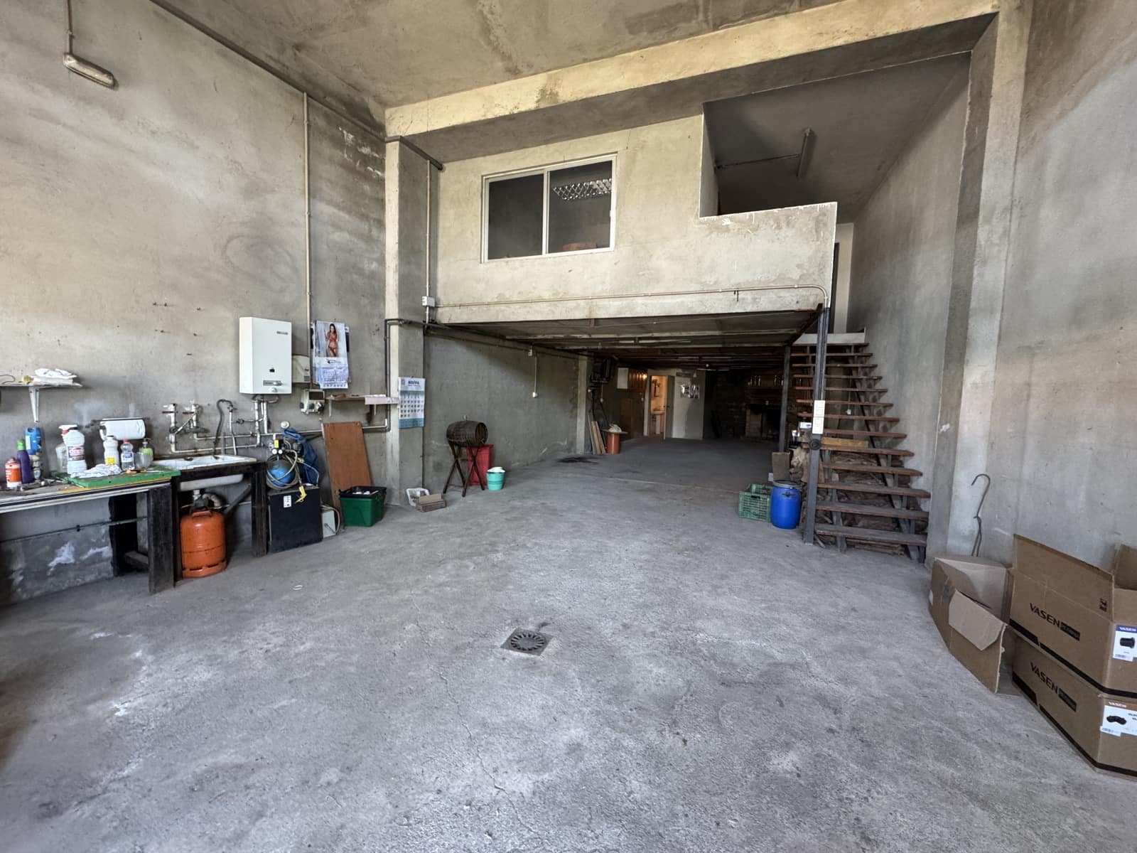 Shop for sale in Alcolea with garage - € 140,000 (Ref: 9186325)