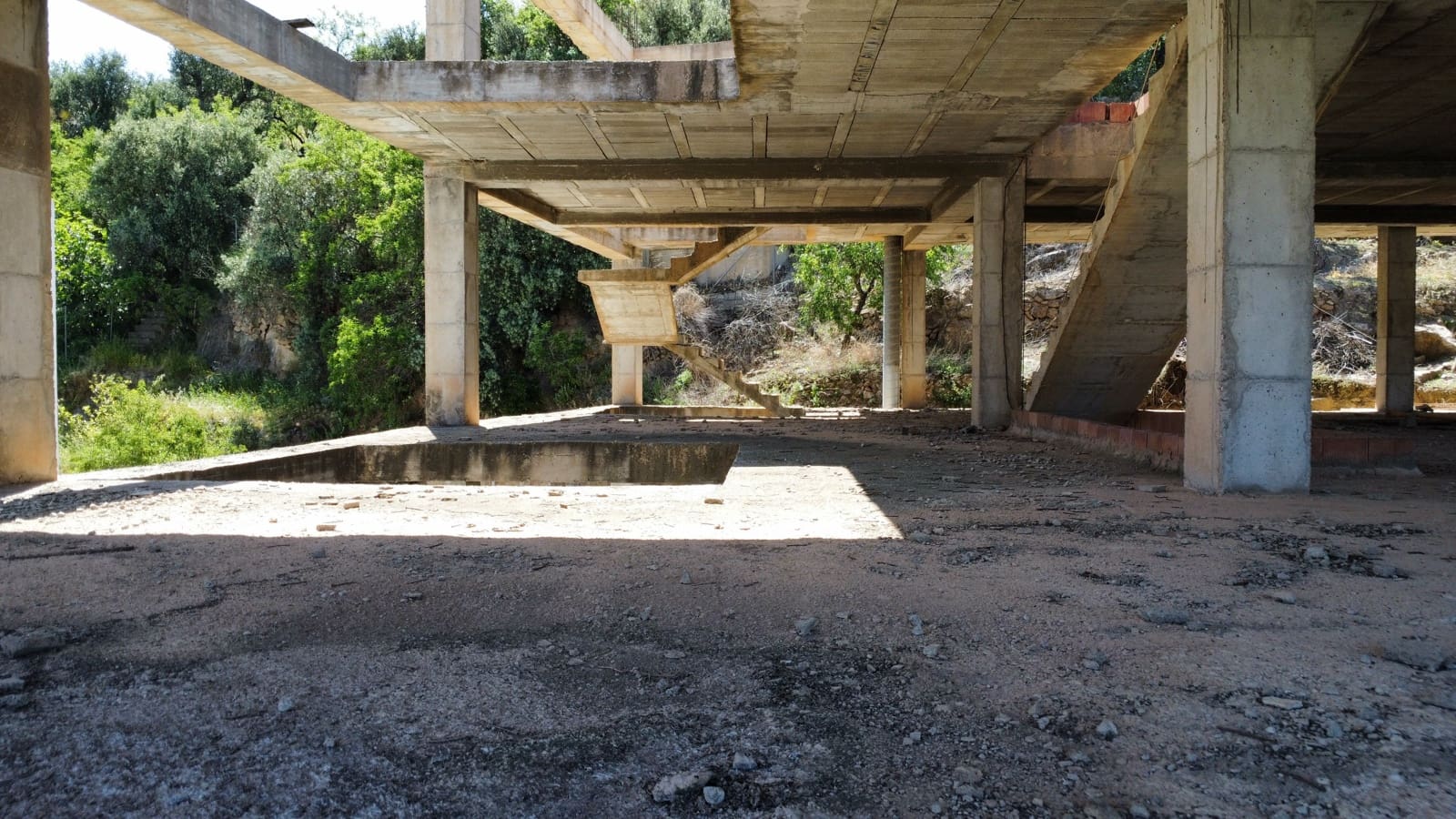 Shop for sale in Alcolea with garage - € 140,000 (Ref: 9186325)