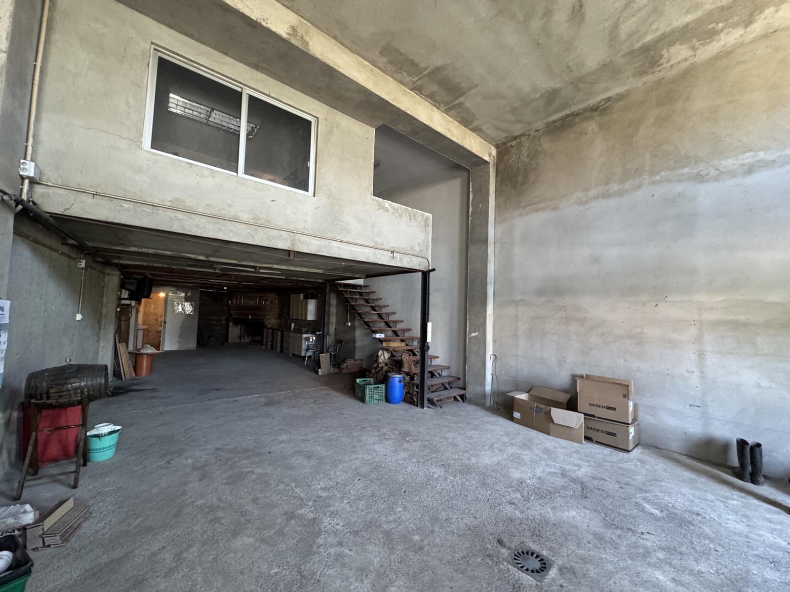 Shop for sale in Alcolea with garage - € 140,000 (Ref: 9186325)