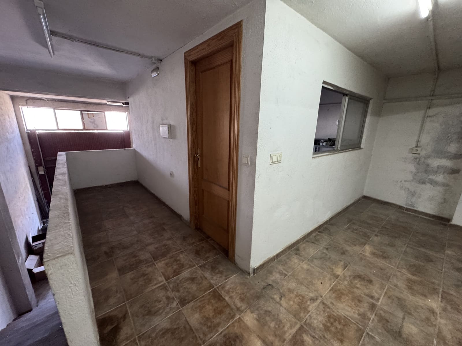 Shop for sale in Alcolea with garage - € 140,000 (Ref: 9186325)