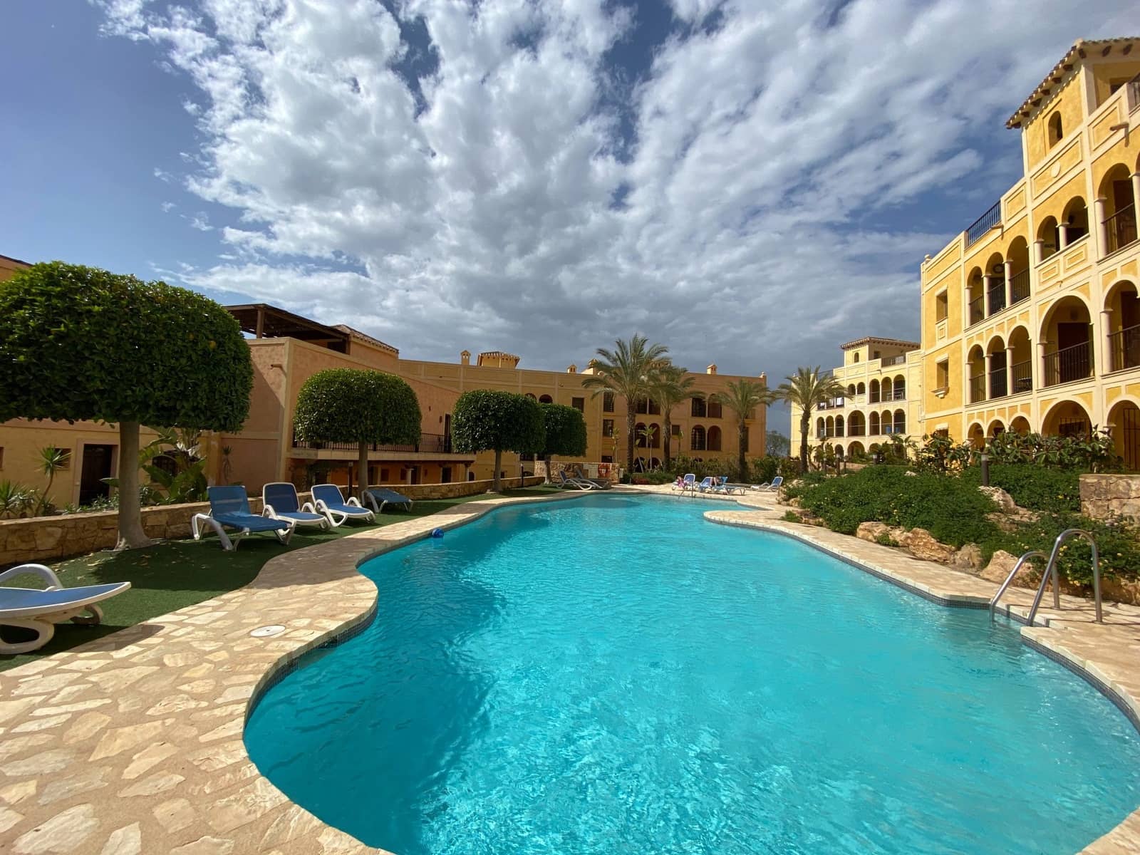 Apartamento de 2 habitaciones en Cuevas del Almanzora en venta con piscina garaje - 195.000 € (Ref: 9187546)