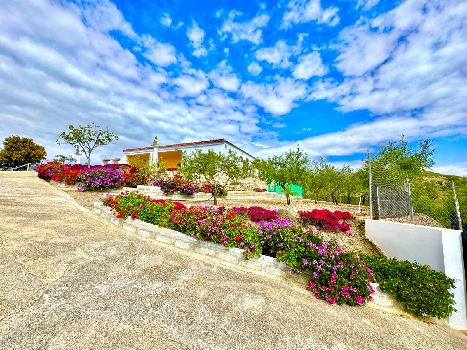 3 soveværelse Finca/Landehus til salg i Albondon med garage - € 187.000 (Ref: 9187592)