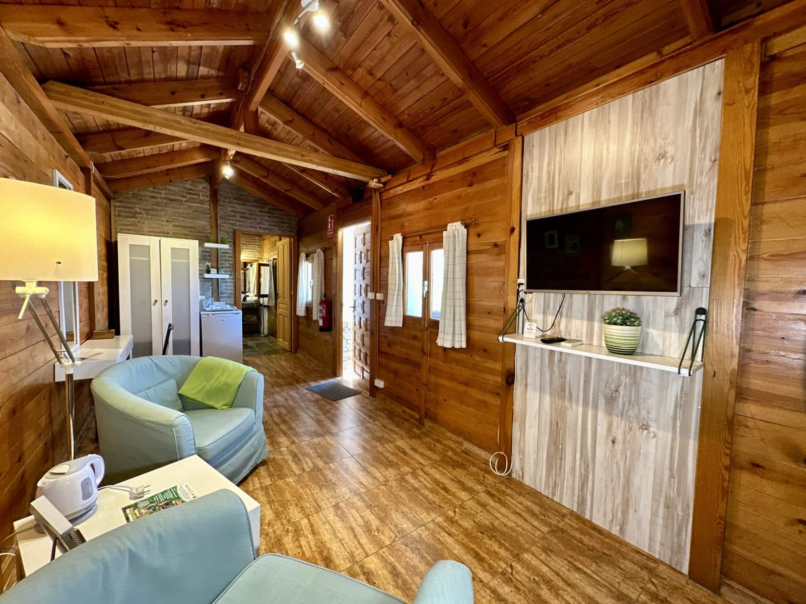 5 soveværelse Virksomhed til salg i Nevada med swimmingpool garage - € 550.000 (Ref: 9187666)