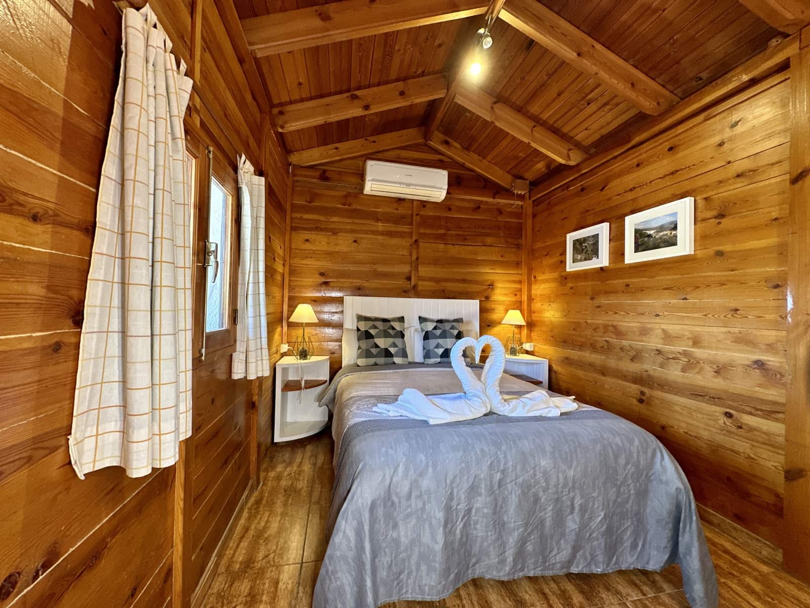 5 soveværelse Virksomhed til salg i Nevada med swimmingpool garage - € 550.000 (Ref: 9187666)