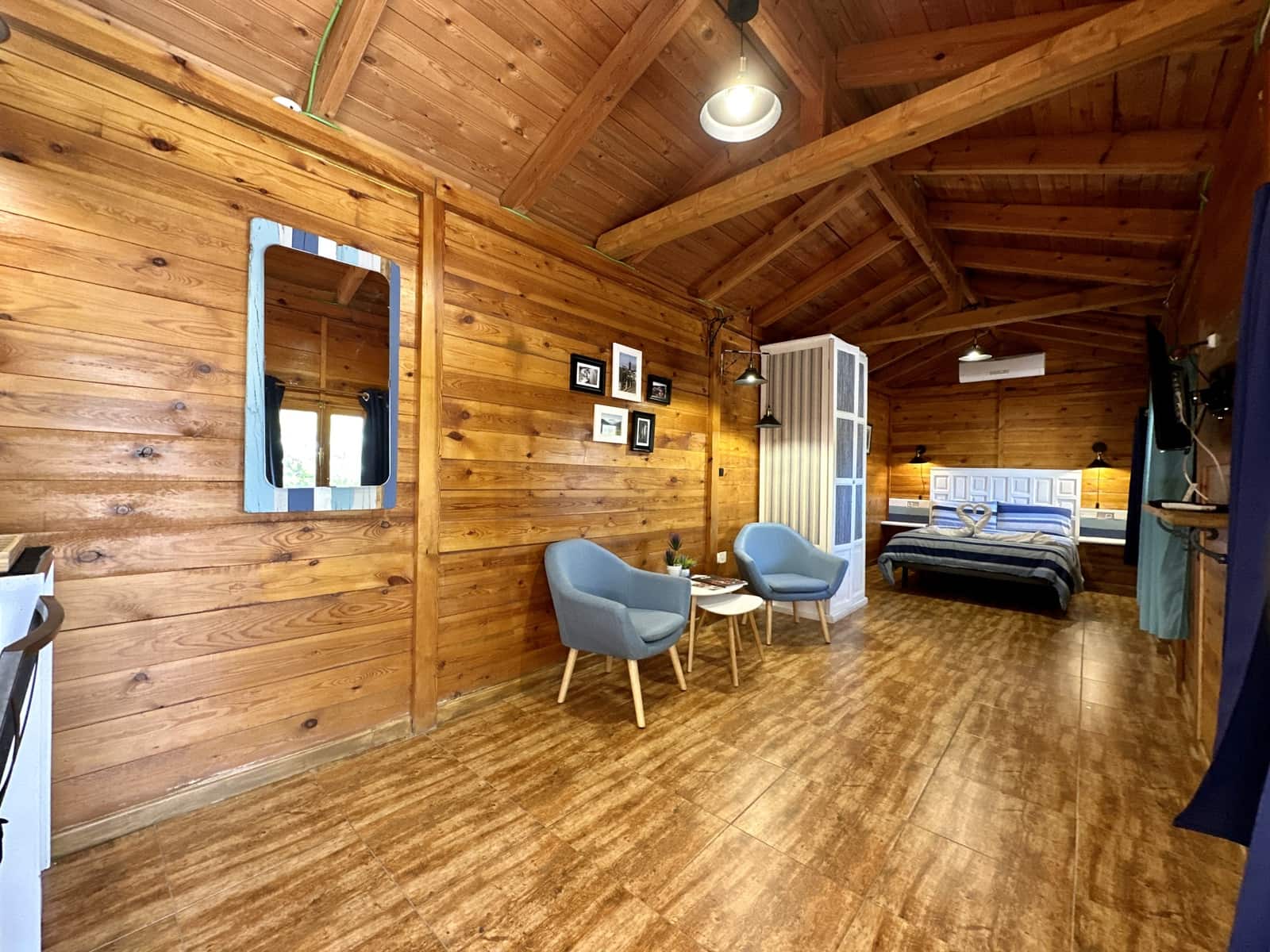 5 soveværelse Virksomhed til salg i Nevada med swimmingpool garage - € 550.000 (Ref: 9187666)