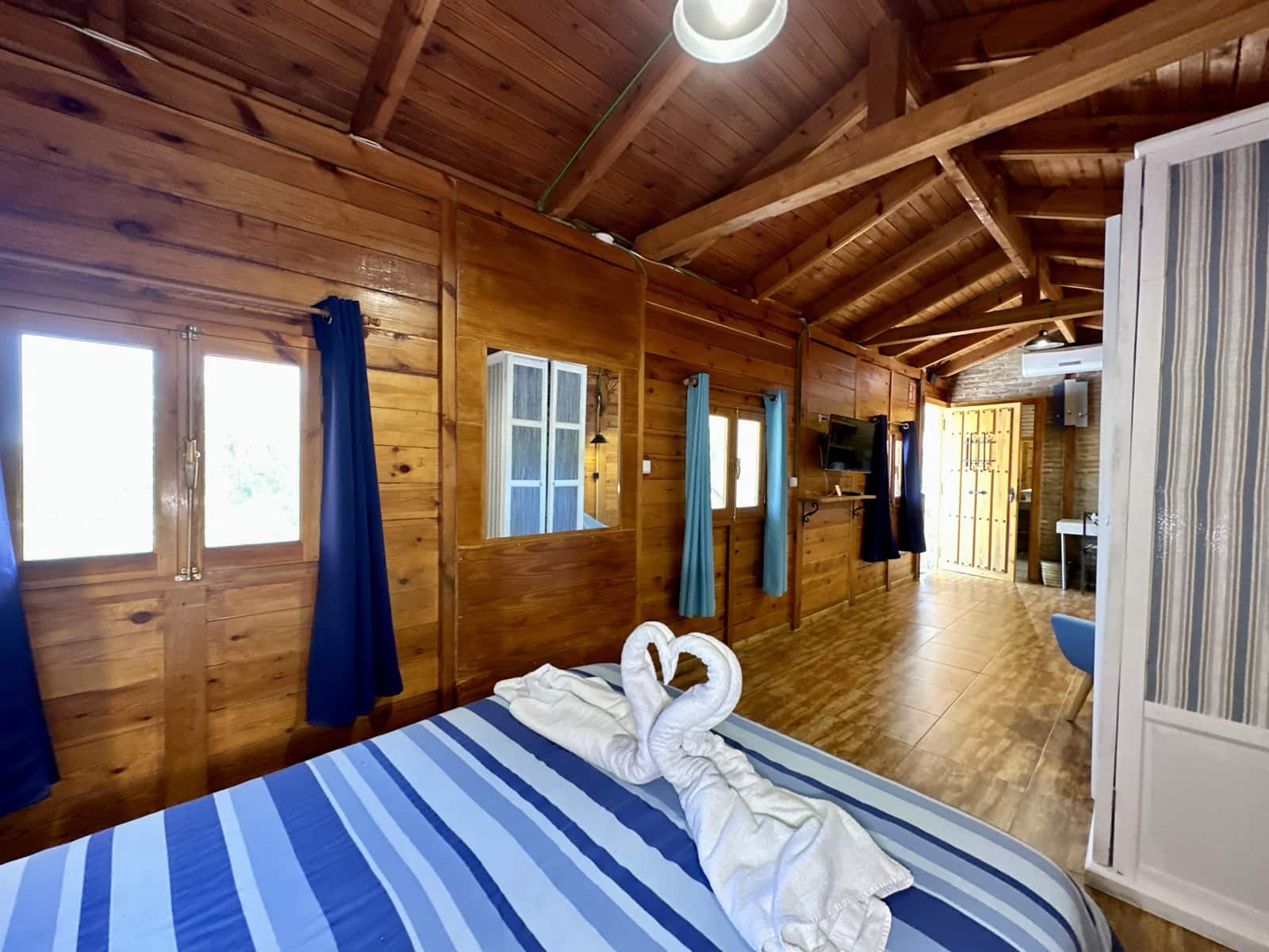 5 soveværelse Virksomhed til salg i Nevada med swimmingpool garage - € 550.000 (Ref: 9187666)