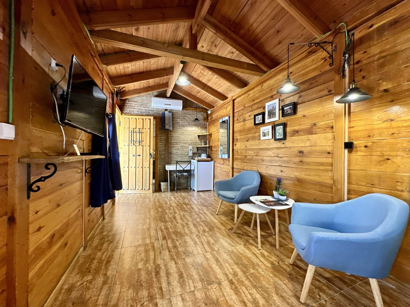 5 soveværelse Virksomhed til salg i Nevada med swimmingpool garage - € 550.000 (Ref: 9187666)