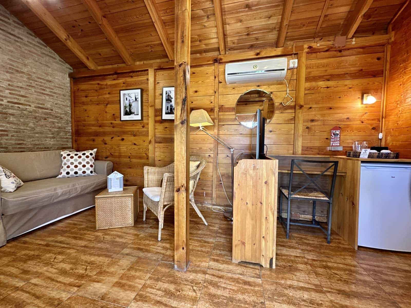 5 soveværelse Virksomhed til salg i Nevada med swimmingpool garage - € 550.000 (Ref: 9187666)