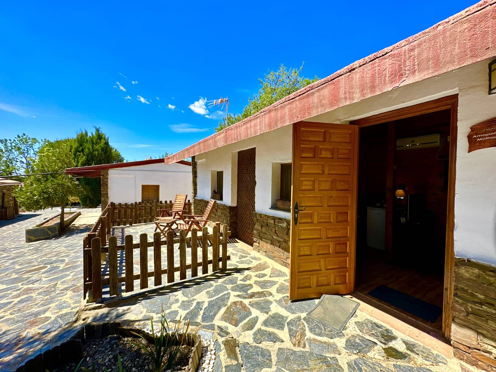 5 soveværelse Virksomhed til salg i Nevada med swimmingpool garage - € 550.000 (Ref: 9187666)