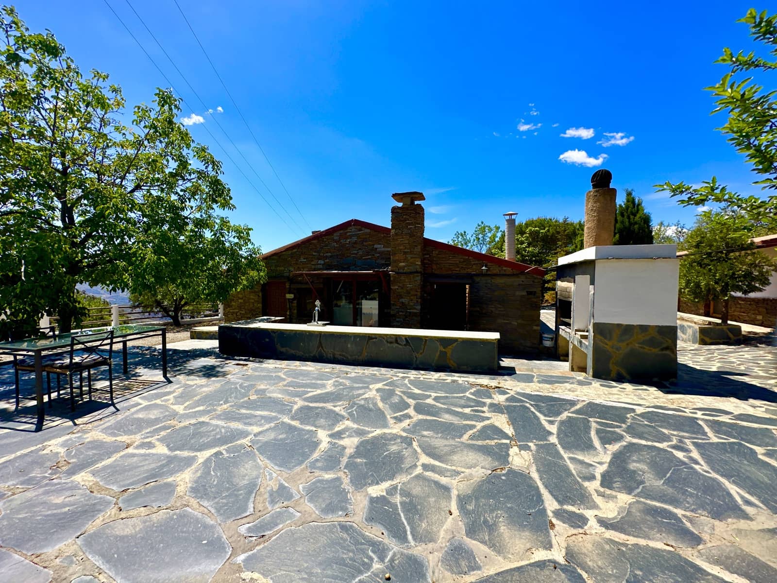 5 soveværelse Virksomhed til salg i Nevada med swimmingpool garage - € 550.000 (Ref: 9187666)