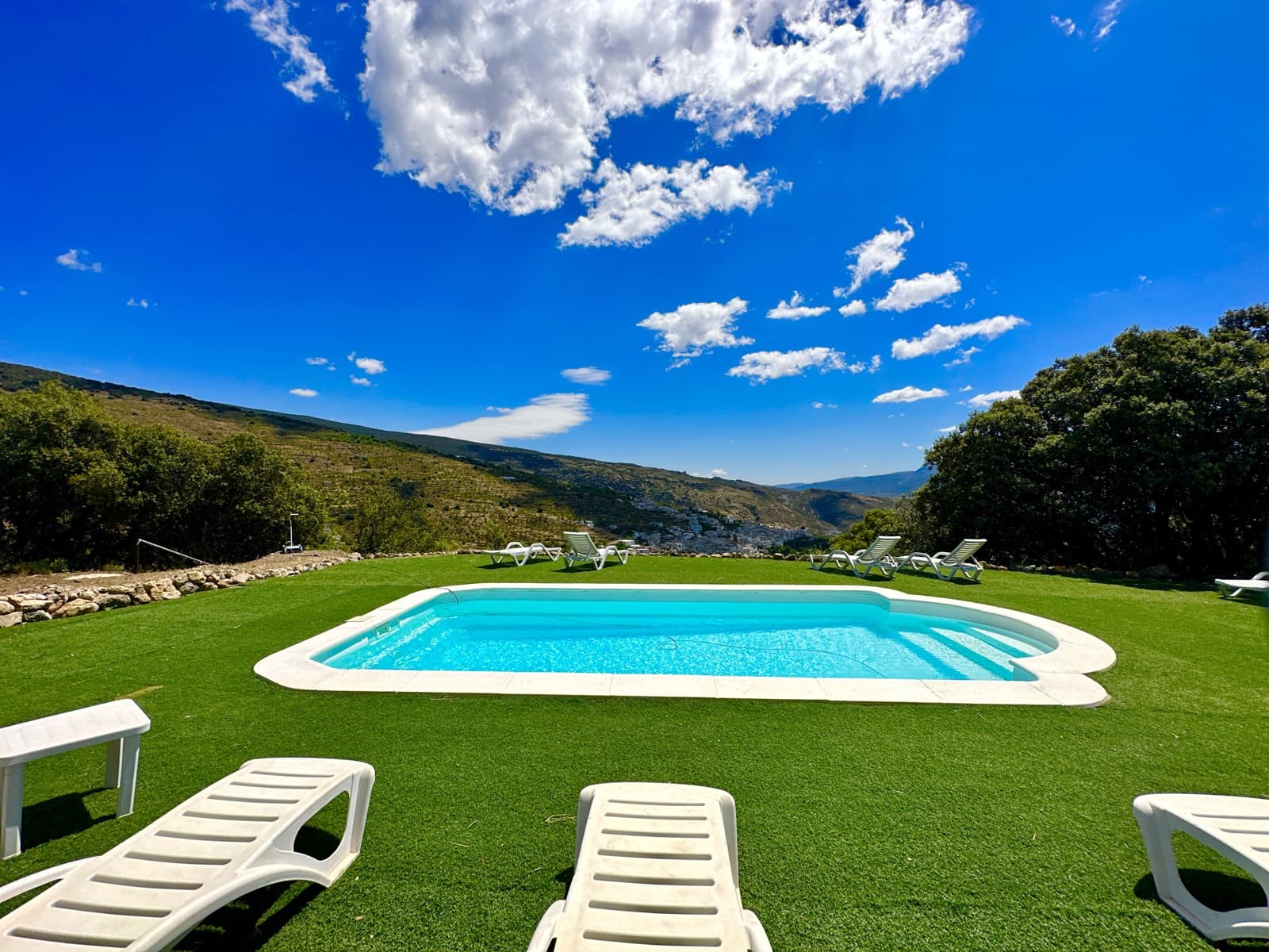 5 soveværelse Virksomhed til salg i Nevada med swimmingpool garage - € 550.000 (Ref: 9187666)