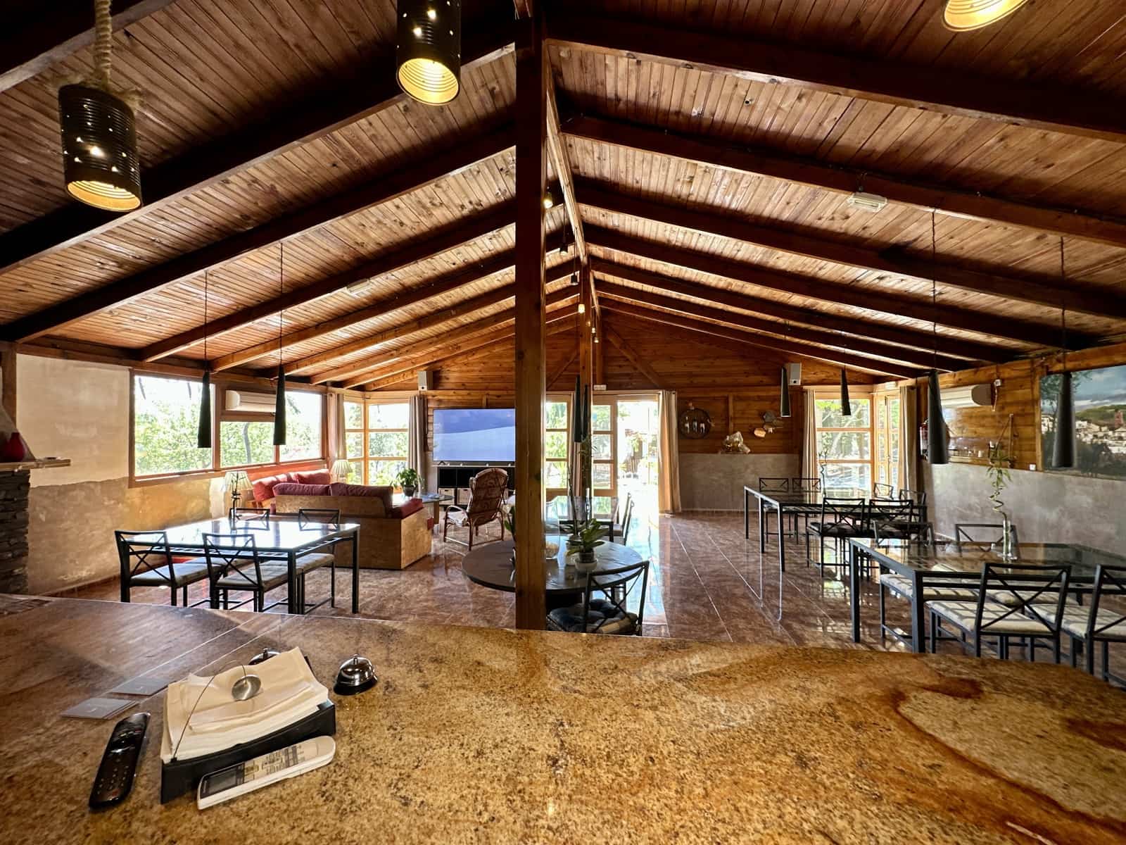 5 soveværelse Virksomhed til salg i Nevada med swimmingpool garage - € 550.000 (Ref: 9187666)