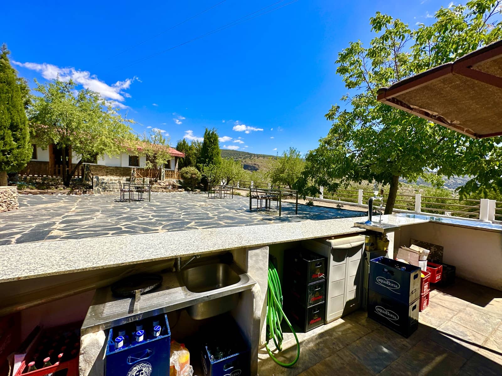 5 soveværelse Virksomhed til salg i Nevada med swimmingpool garage - € 550.000 (Ref: 9187666)