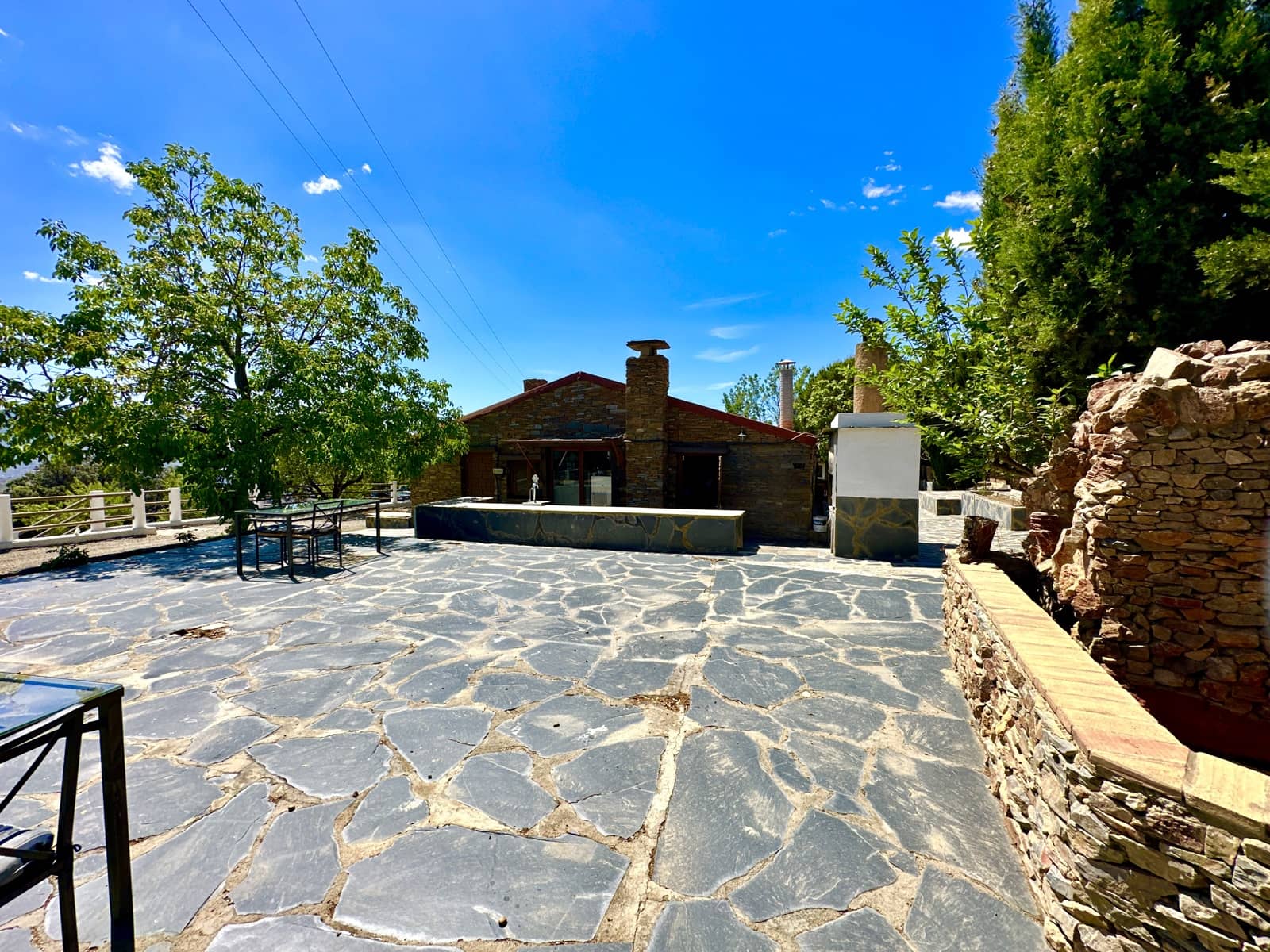 5 soveværelse Virksomhed til salg i Nevada med swimmingpool garage - € 550.000 (Ref: 9187666)