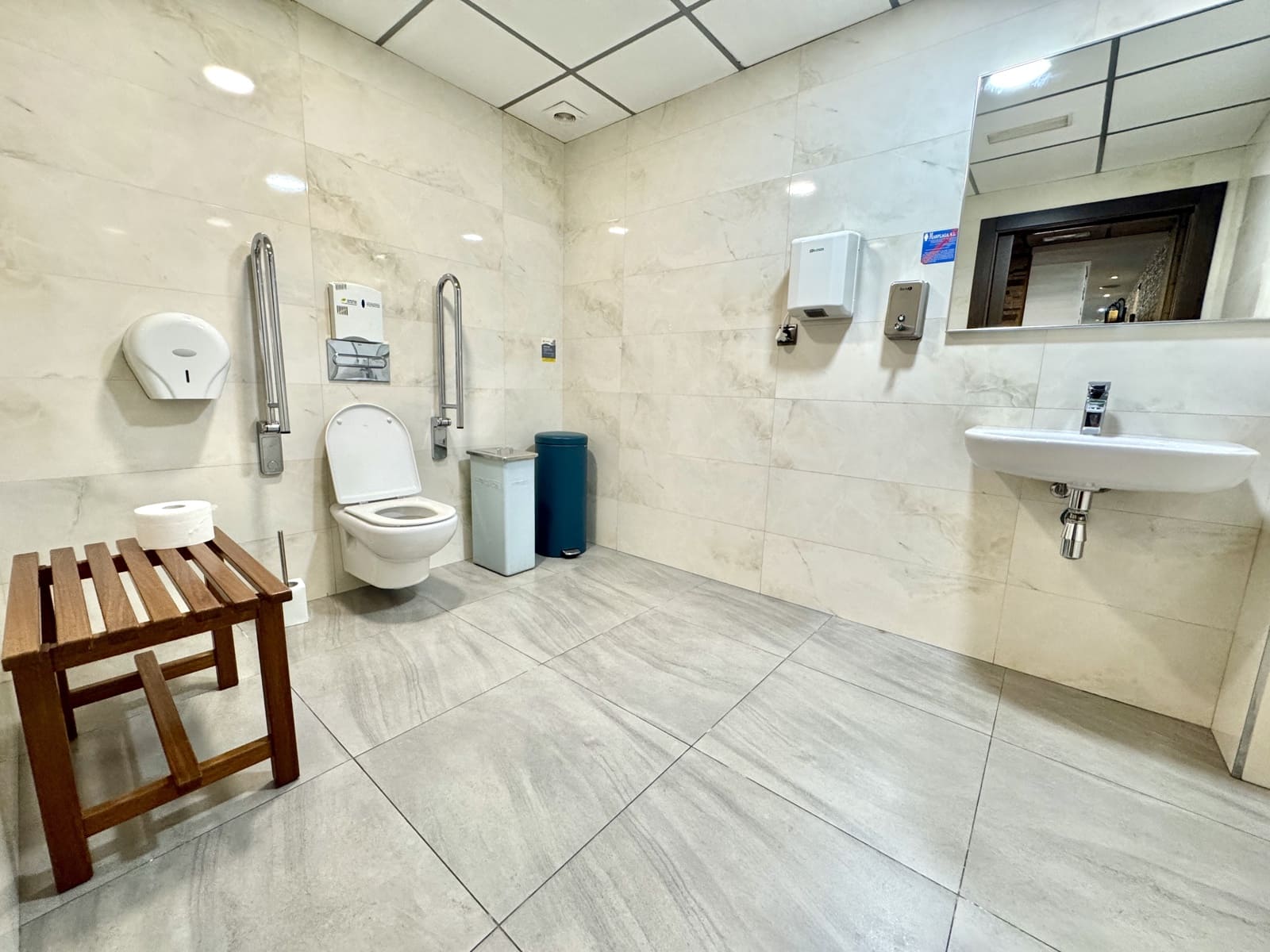 11 soverom Restaurant/Bar til salgs i Roquetas de Mar - € 863 000 (Ref: 9190707)