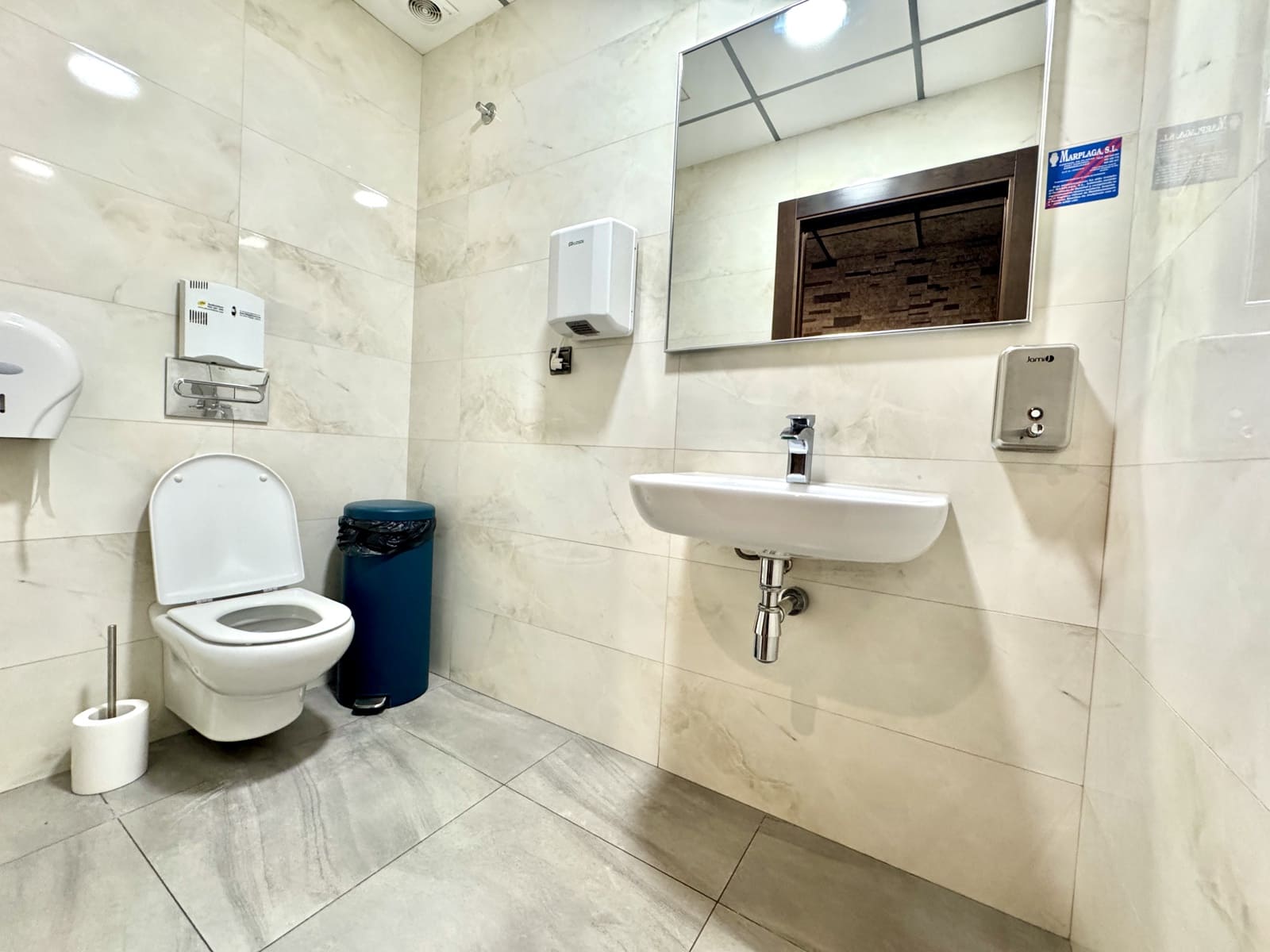 11 soverom Restaurant/Bar til salgs i Roquetas de Mar - € 863 000 (Ref: 9190707)