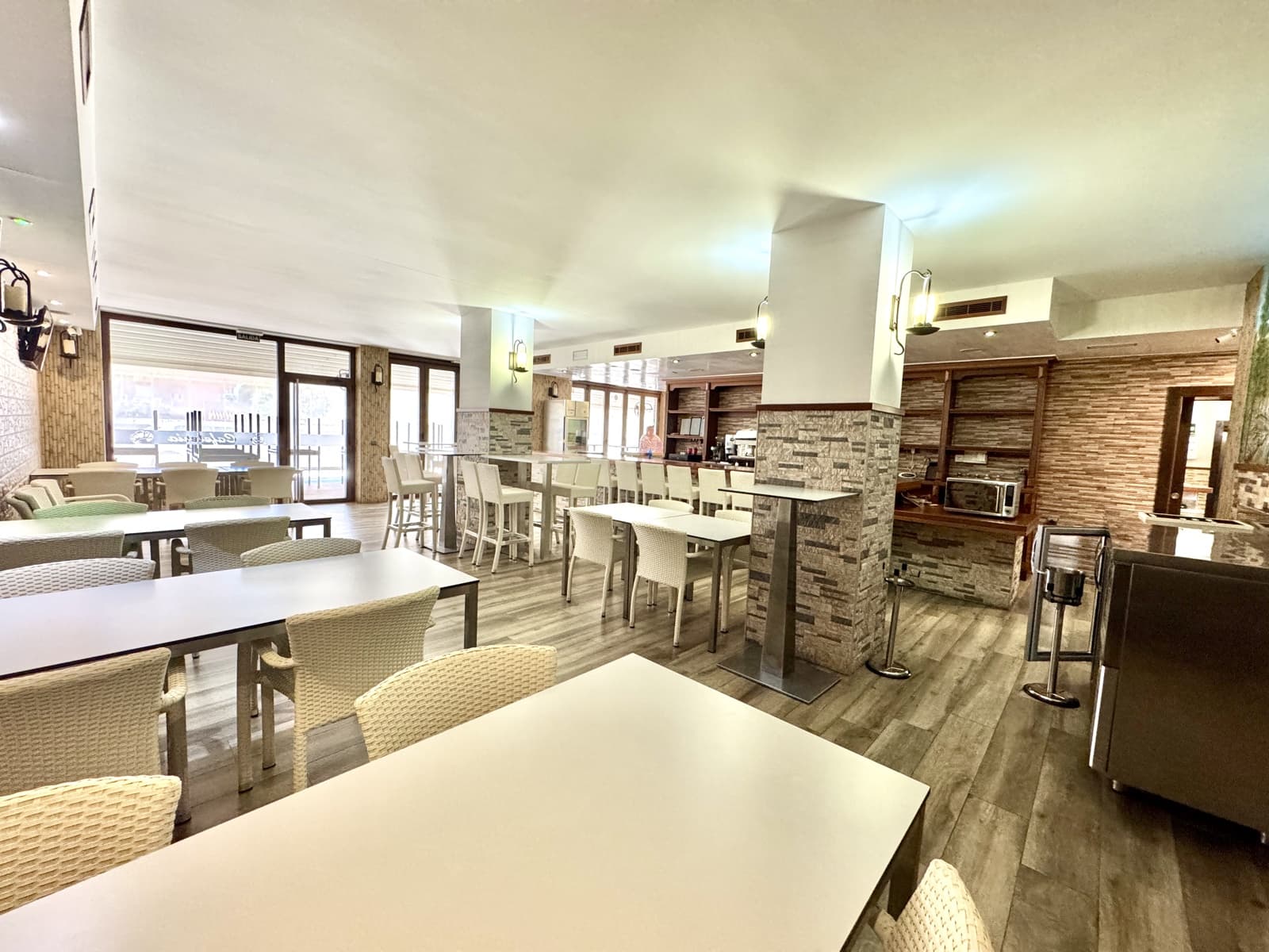 11 soverom Restaurant/Bar til salgs i Roquetas de Mar - € 863 000 (Ref: 9190707)