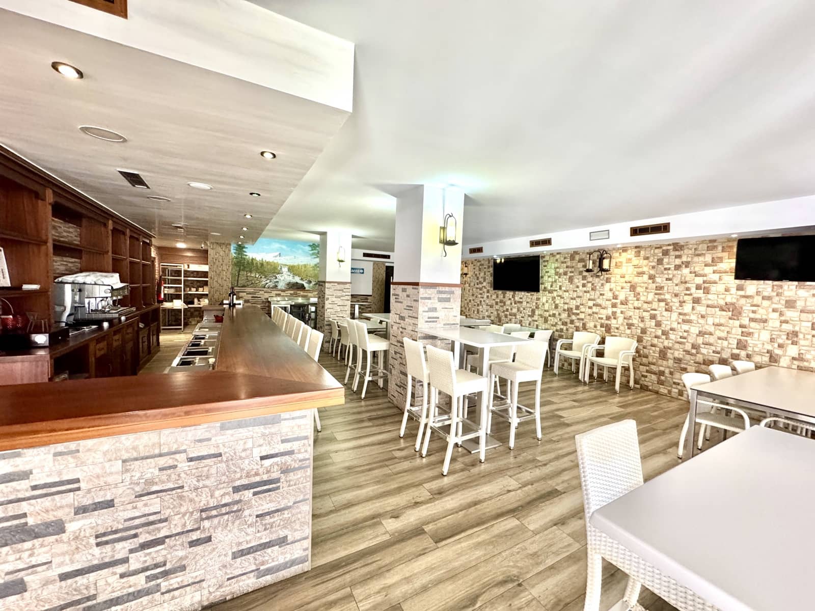 11 soverom Restaurant/Bar til salgs i Roquetas de Mar - € 863 000 (Ref: 9190707)