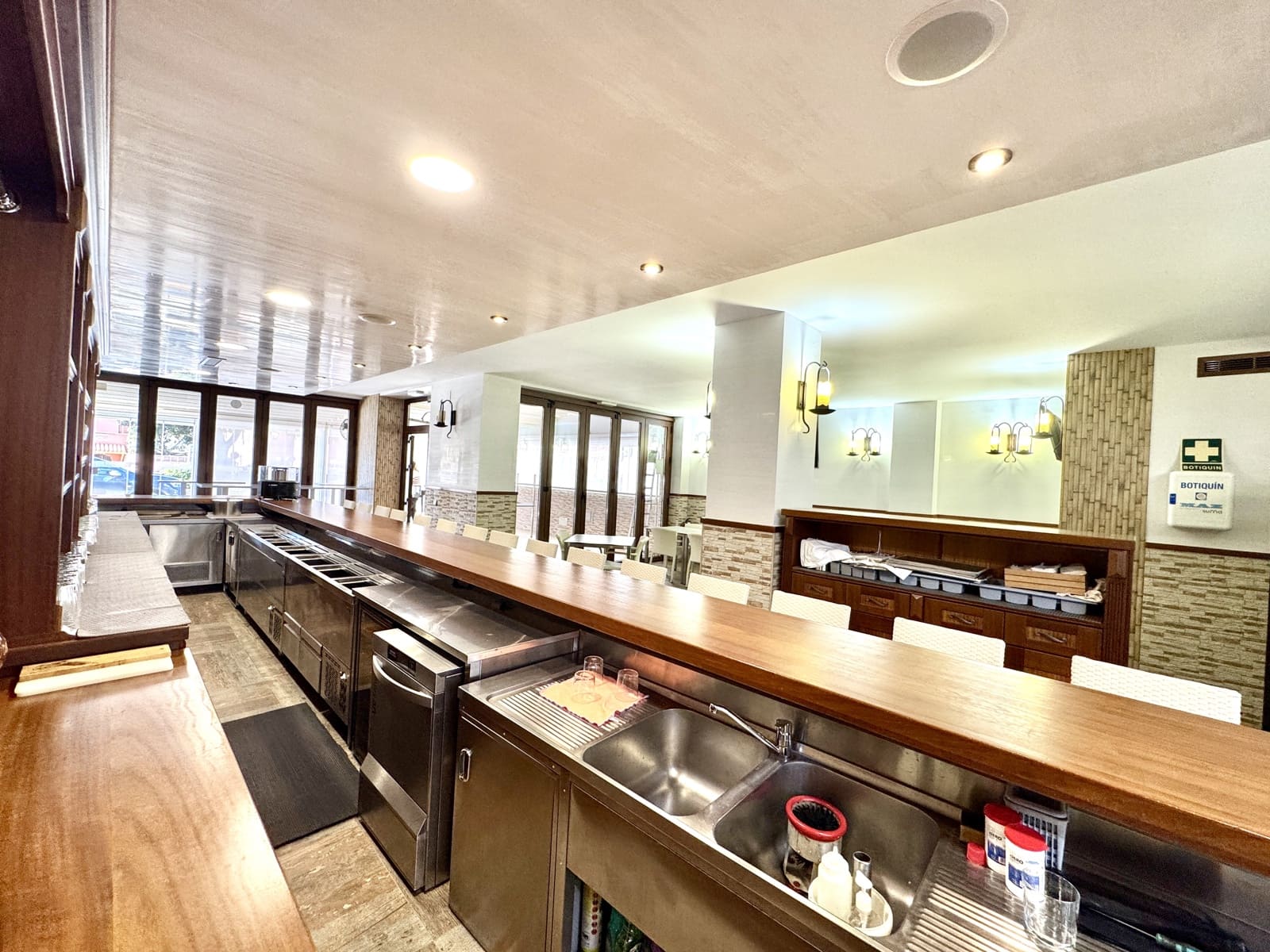 11 soverom Restaurant/Bar til salgs i Roquetas de Mar - € 863 000 (Ref: 9190707)