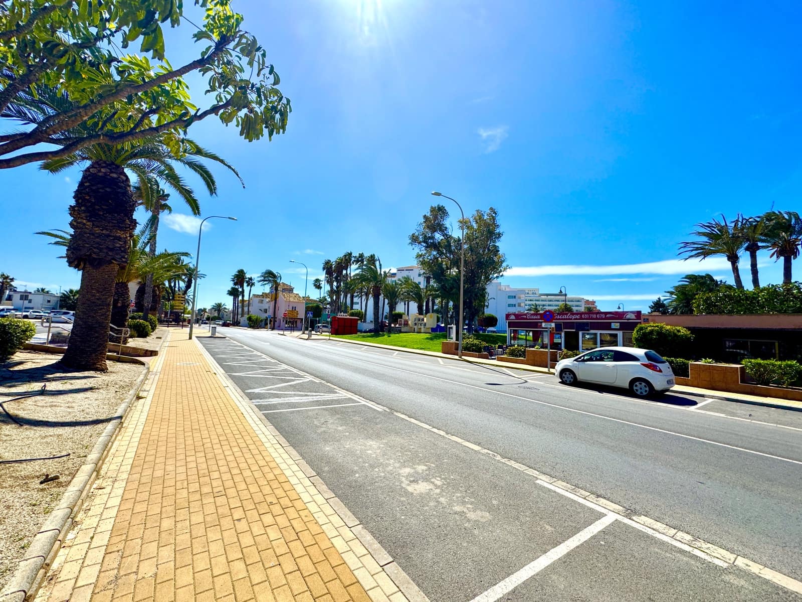 11 soverom Restaurant/Bar til salgs i Roquetas de Mar - € 863 000 (Ref: 9190707)