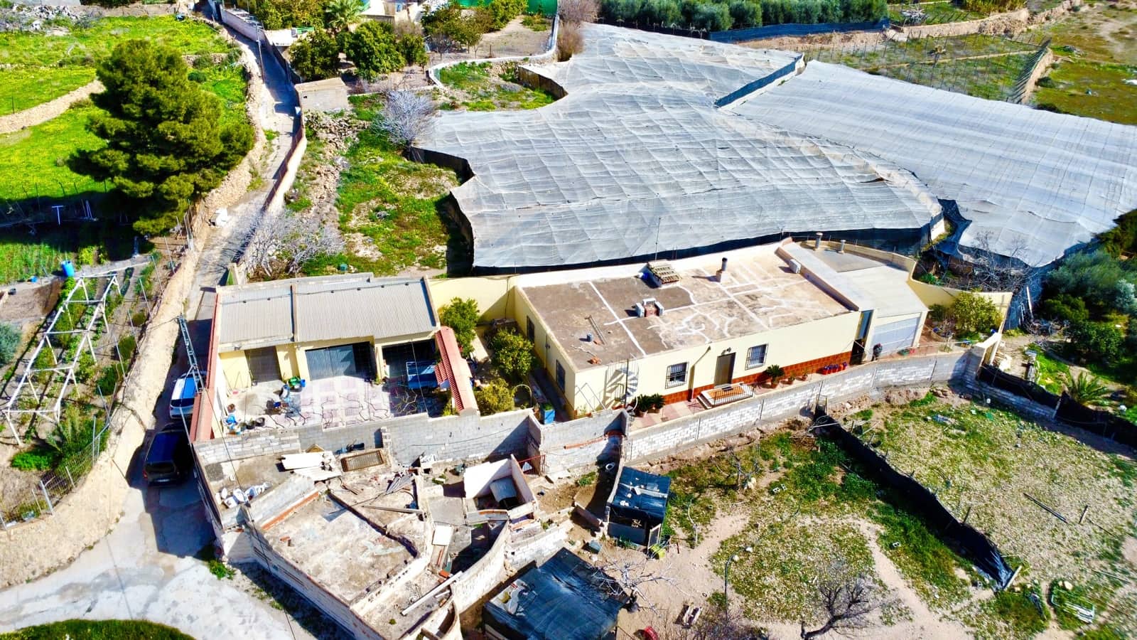 5 bedroom Finca/Country House for sale in Dalias with garage - € 298,000 (Ref: 9190711)