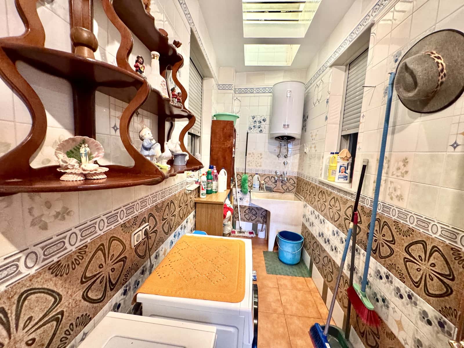 5 bedroom Finca/Country House for sale in Dalias with garage - € 298,000 (Ref: 9190711)