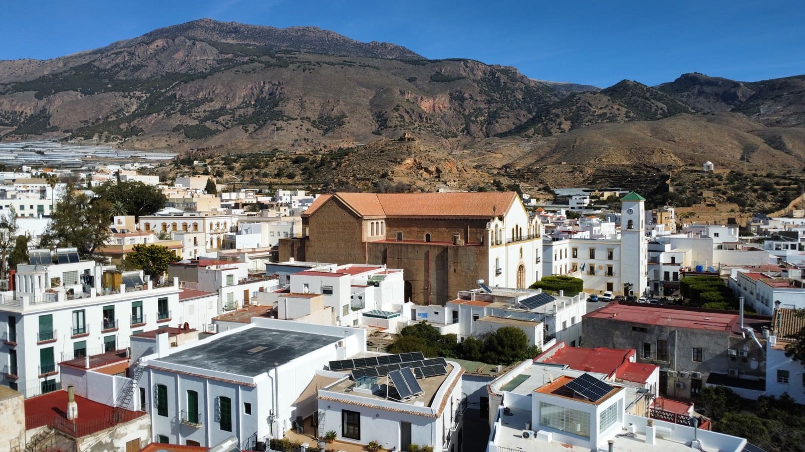 5 bedroom Townhouse for sale in Dalias with garage - € 240,000 (Ref: 9190712)