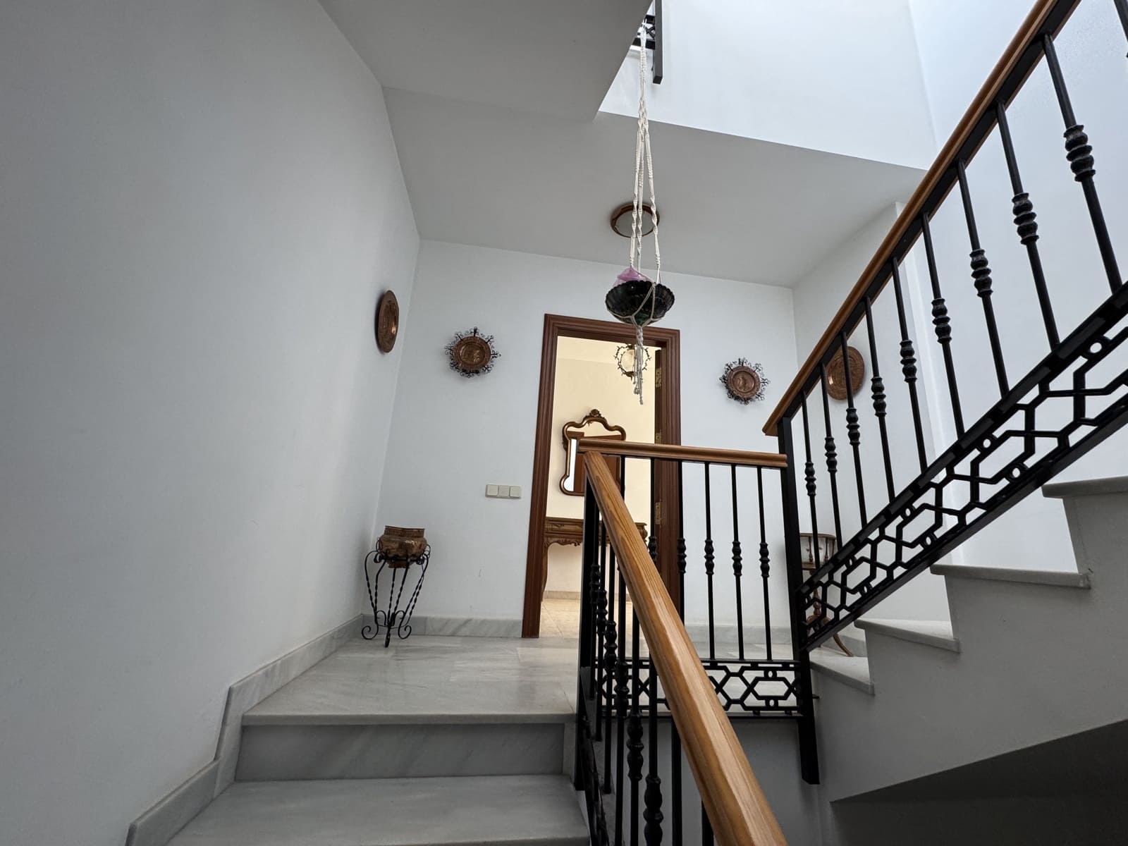 5 bedroom Townhouse for sale in Dalias with garage - € 240,000 (Ref: 9190712)