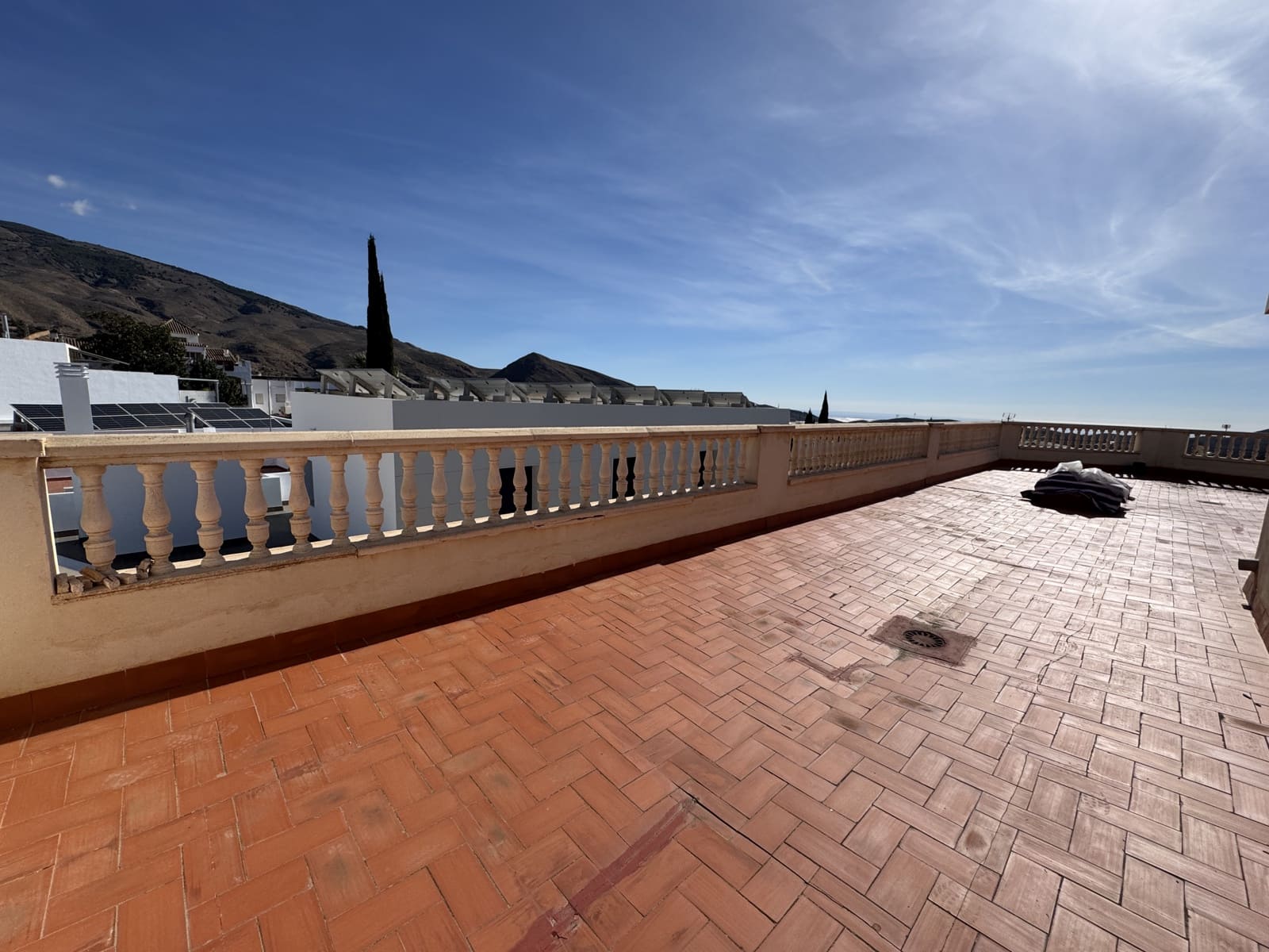 5 bedroom Townhouse for sale in Dalias with garage - € 240,000 (Ref: 9190712)