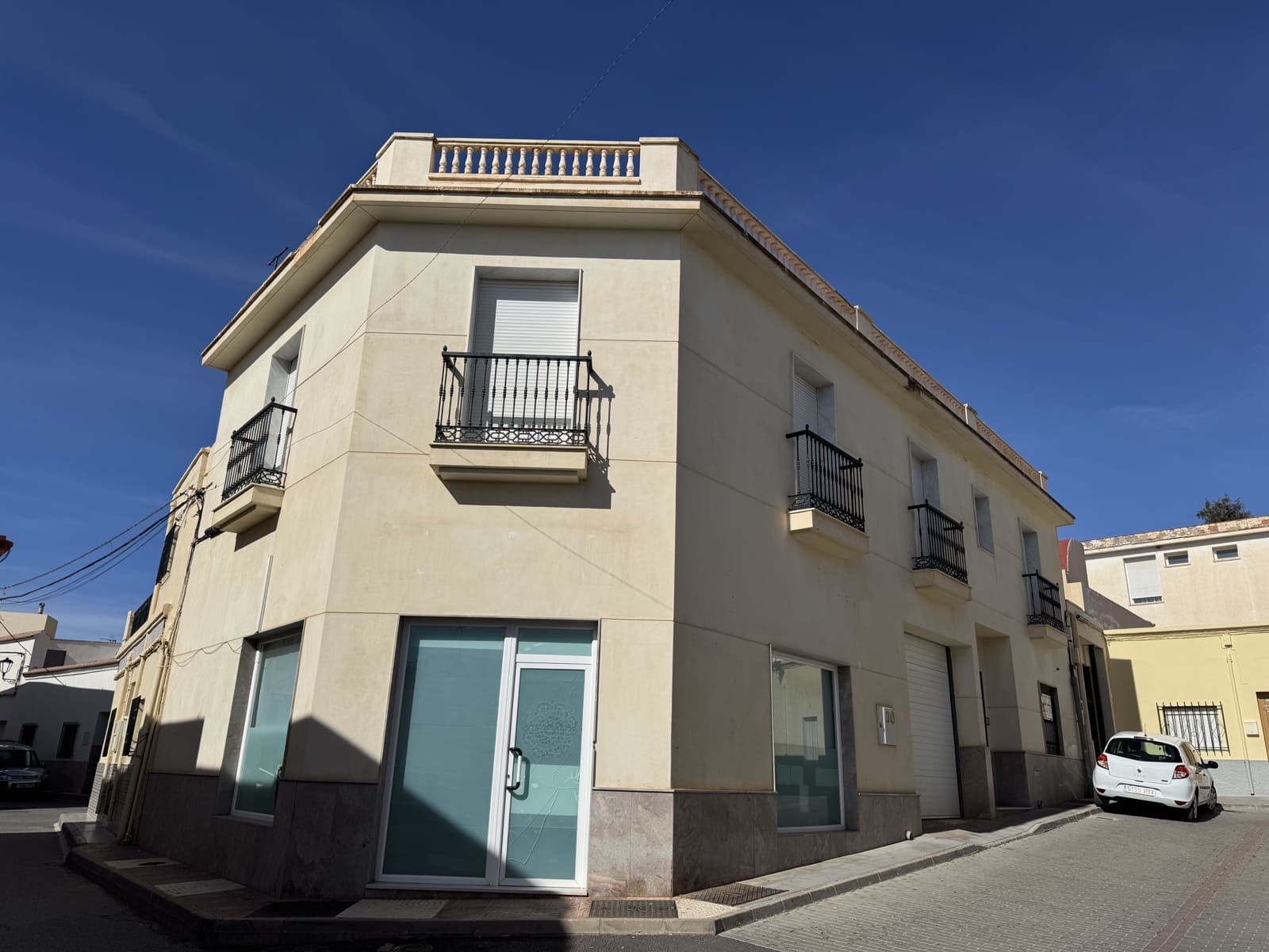 5 bedroom Townhouse for sale in Dalias with garage - € 240,000 (Ref: 9190712)