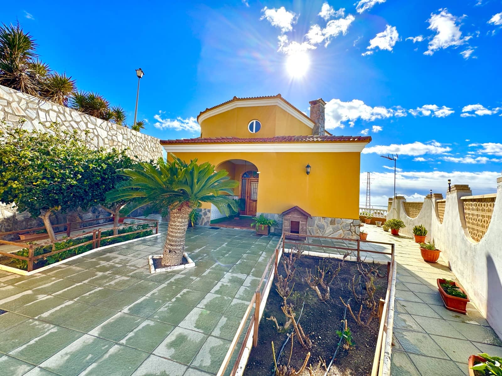 4 soveværelse Villa til salg i Adra med swimmingpool garage - € 535.000 (Ref: 9190715)