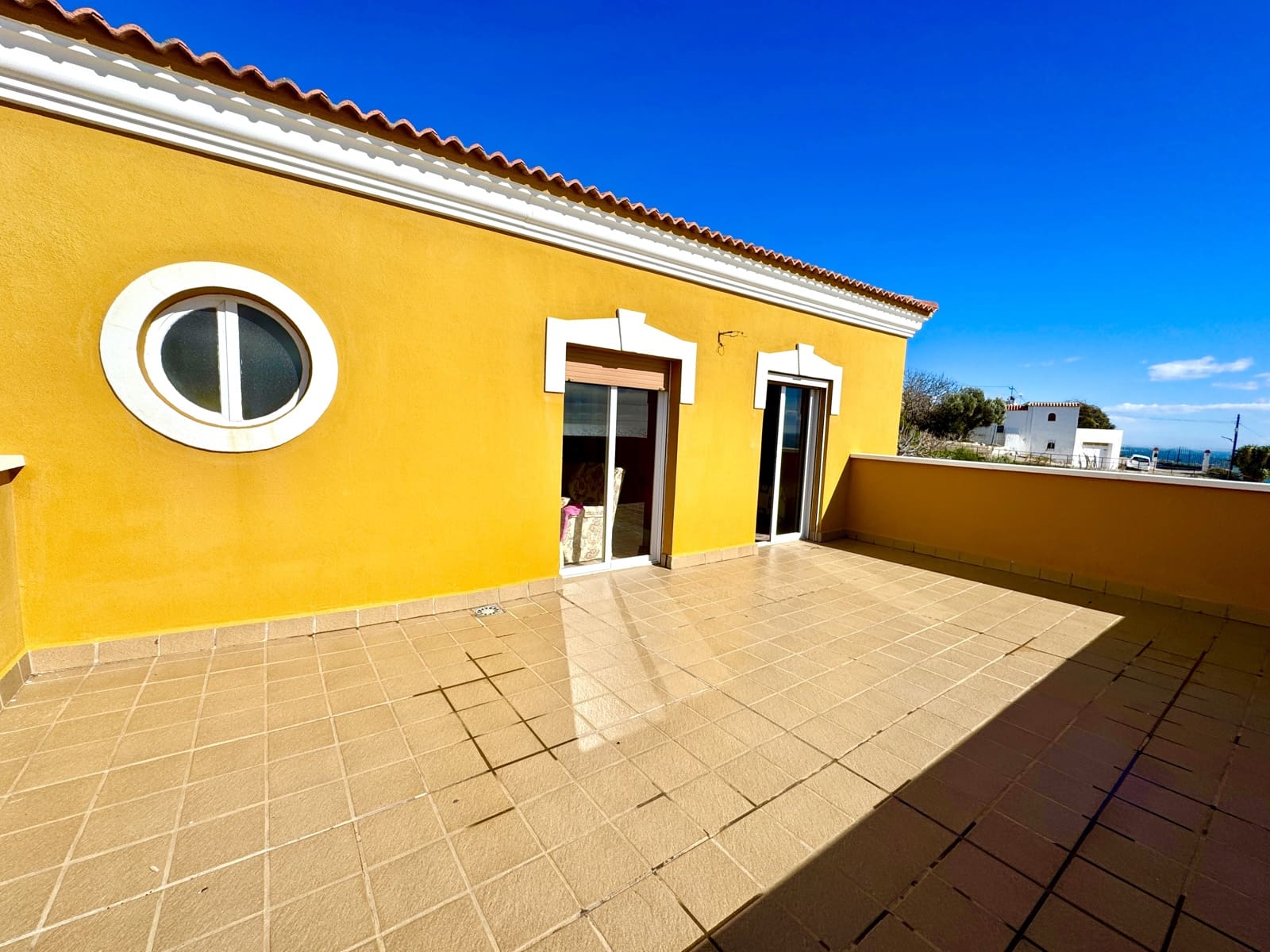 4 soveværelse Villa til salg i Adra med swimmingpool garage - € 535.000 (Ref: 9190715)