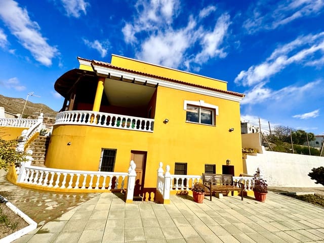 4 soveværelse Villa til salg i Adra med swimmingpool garage - € 535.000 (Ref: 9190715)