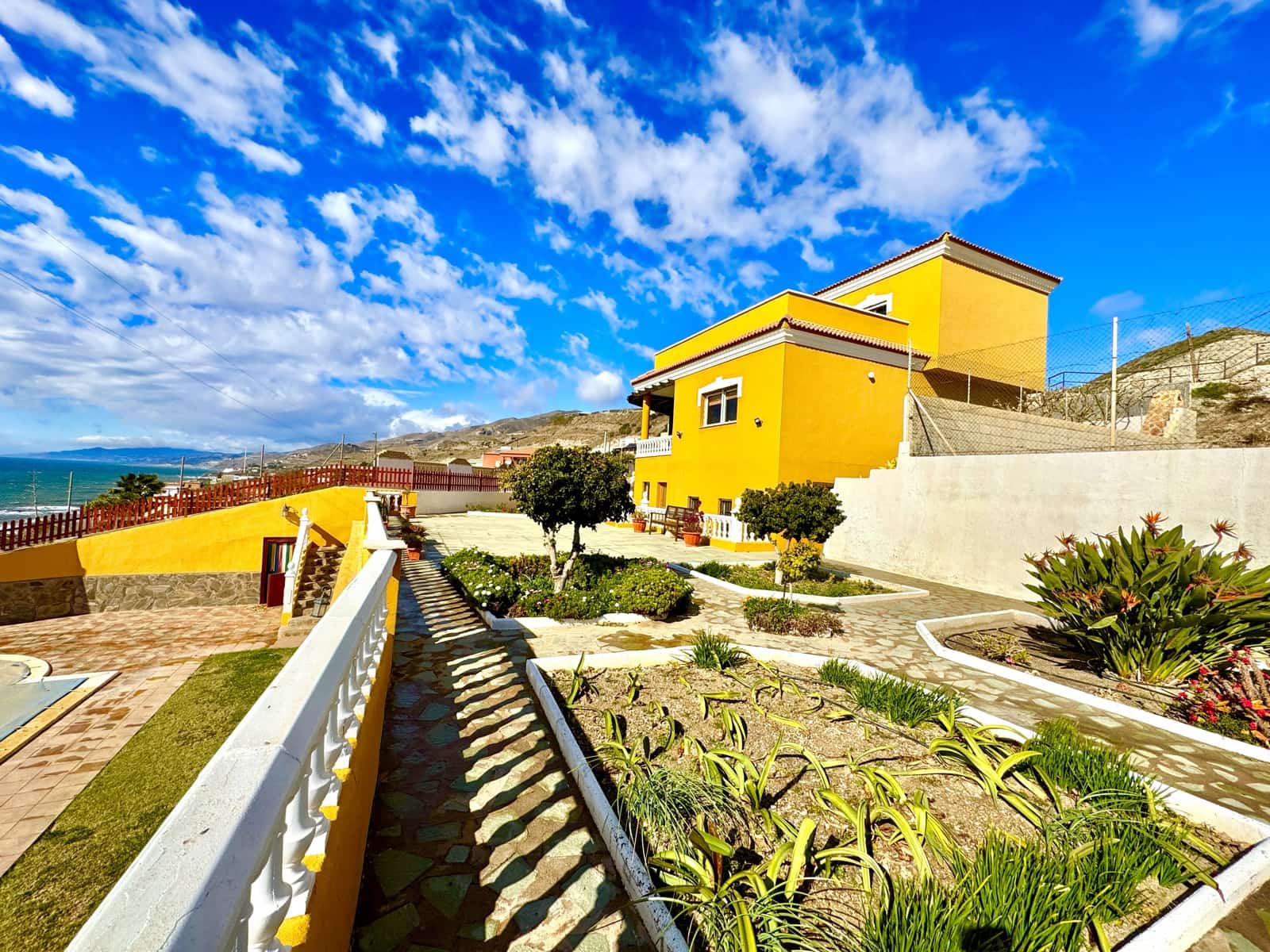 4 soveværelse Villa til salg i Adra med swimmingpool garage - € 535.000 (Ref: 9190715)