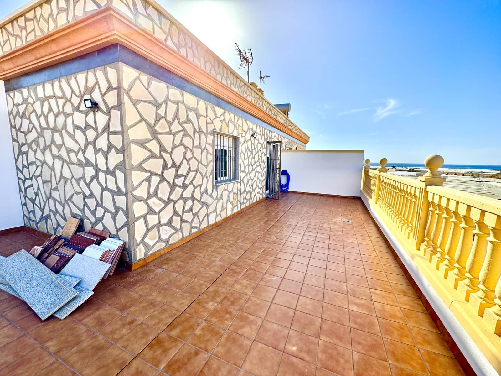 3 soveværelse Byhus til salg i Adra med garage - € 156.500 (Ref: 9190716)