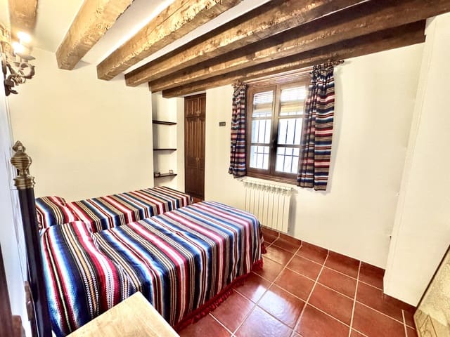 10 soveværelse Finca/Landehus til salg i Juviles med garage - € 359.000 (Ref: 9190718)