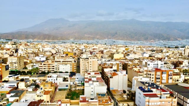 4 makuuhuone Omakotitalo myytävänä paikassa El Ejido mukana 
autotalli - 193 900 € (Ref: 9191366)