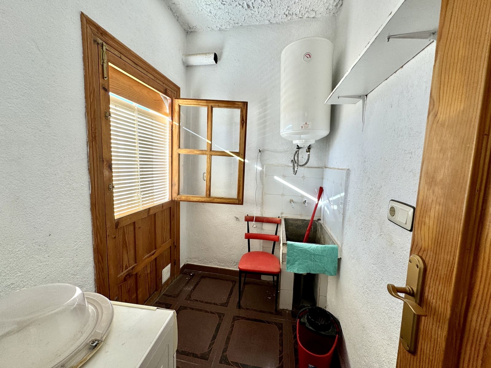 6 bedroom Flat for sale in Valor - € 92,500 (Ref: 9191412)