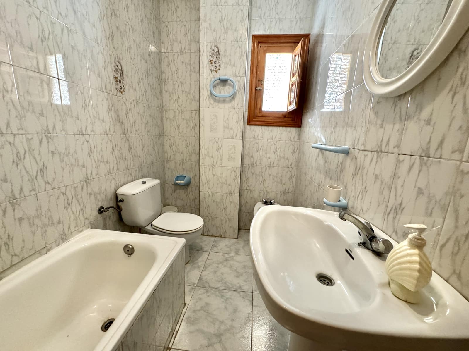 6 bedroom Flat for sale in Valor - € 92,500 (Ref: 9191412)